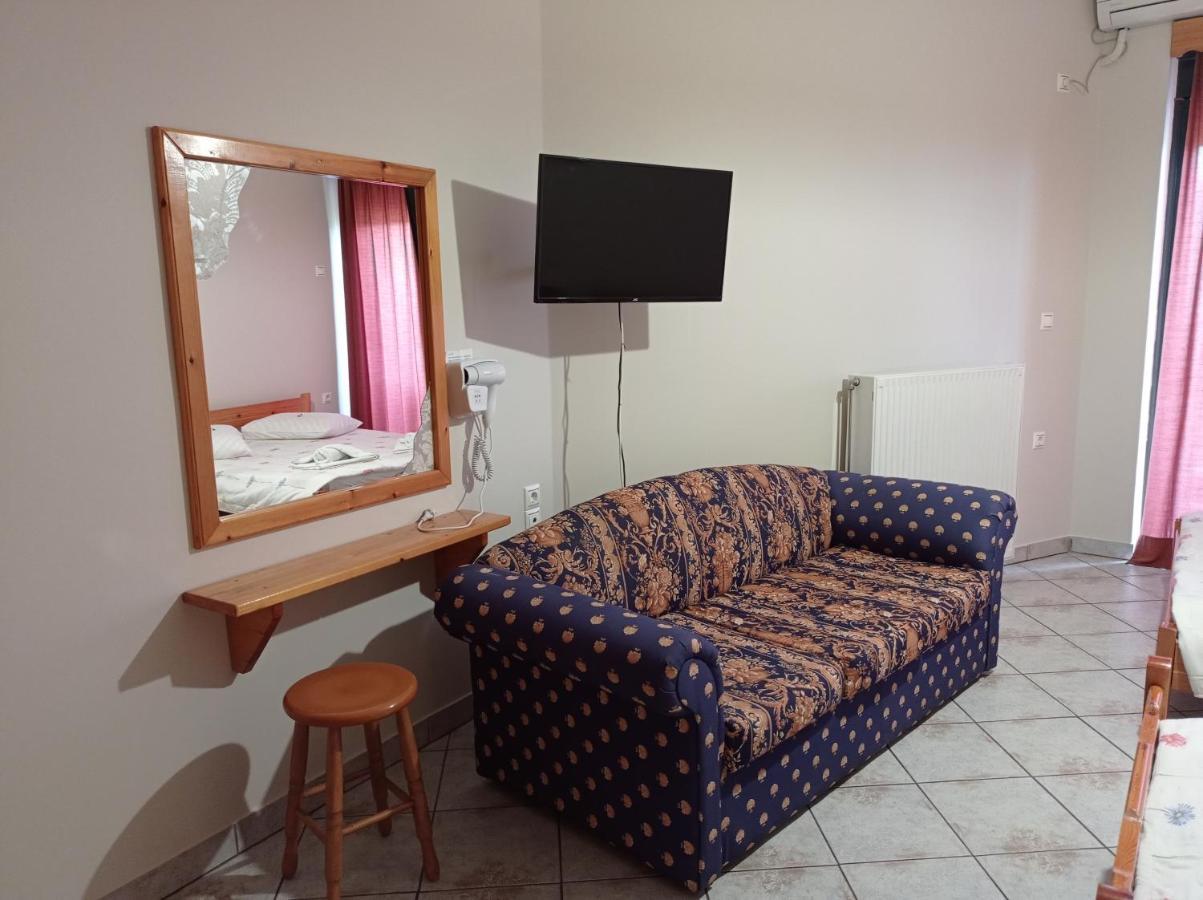 Nikolitsa Apartments Glyfada  Buitenkant foto