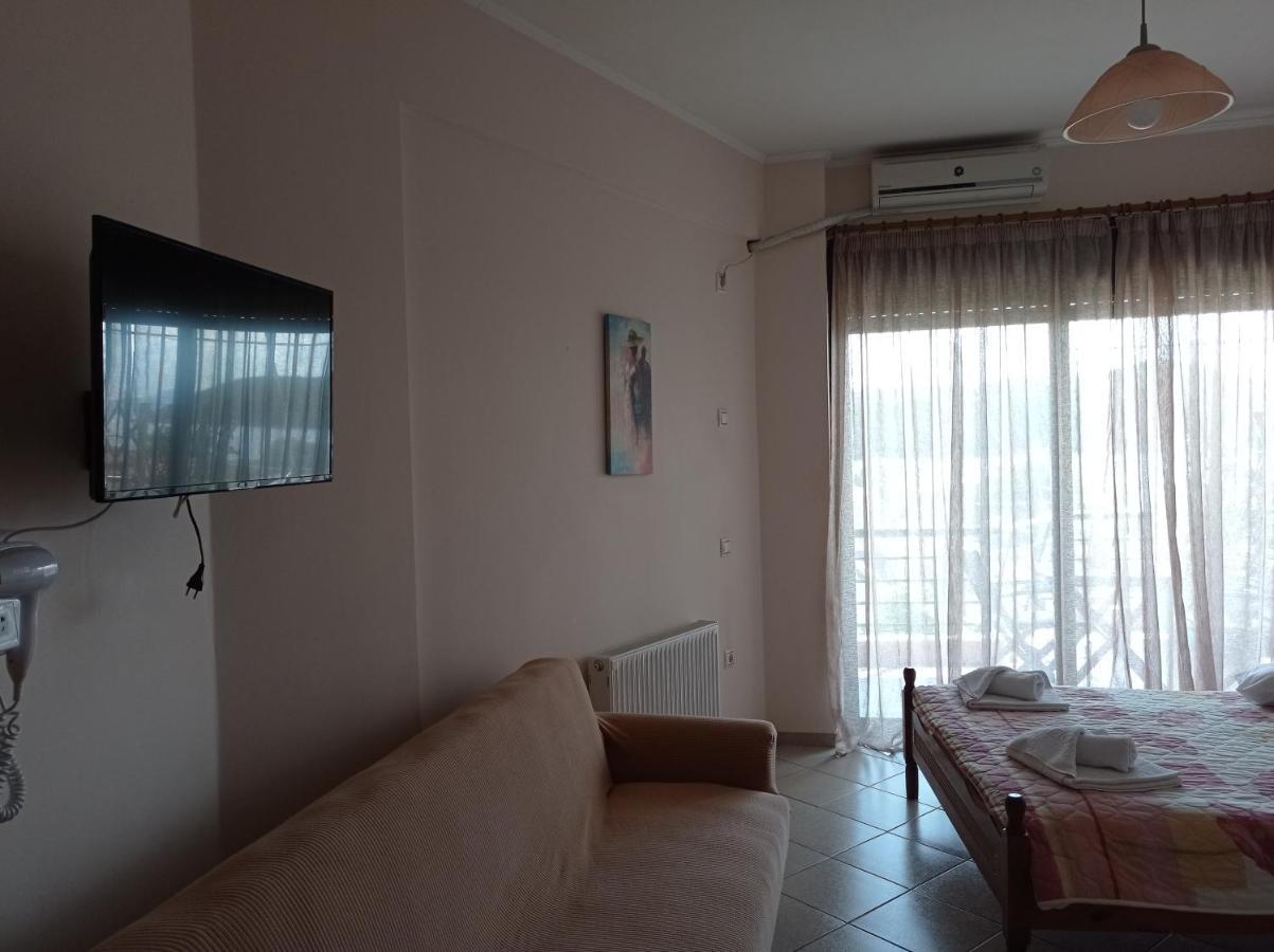 Nikolitsa Apartments Glyfada  Buitenkant foto