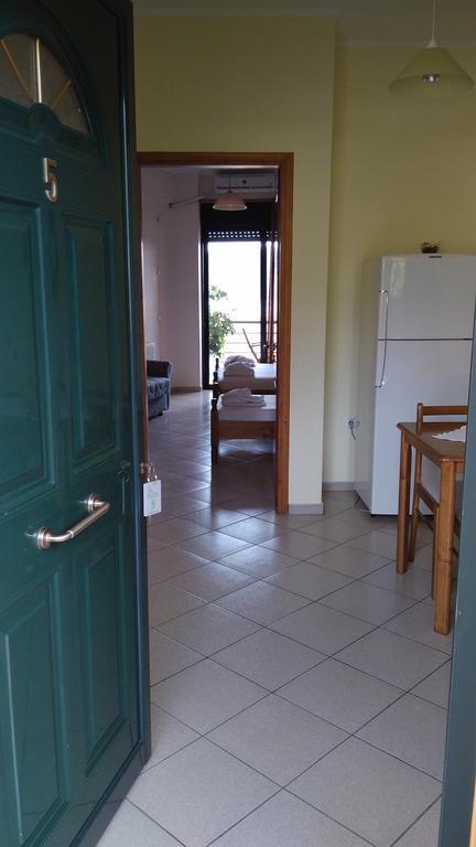 Nikolitsa Apartments Glyfada  Buitenkant foto