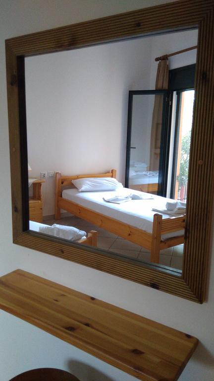 Nikolitsa Apartments Glyfada  Buitenkant foto