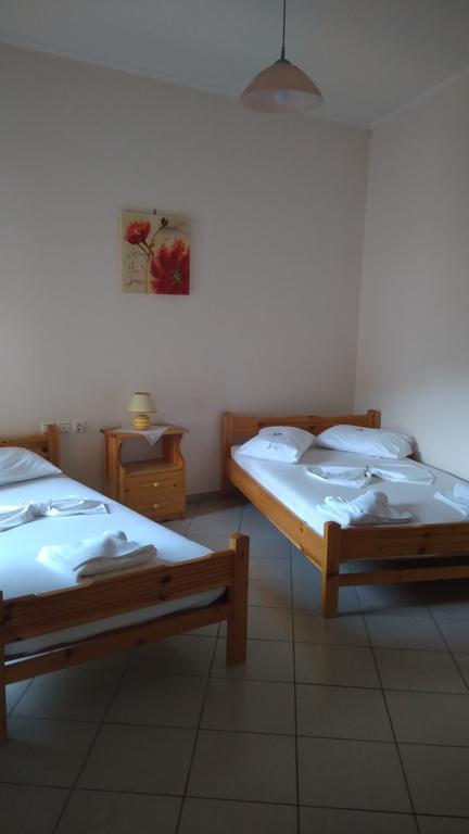 Nikolitsa Apartments Glyfada  Buitenkant foto