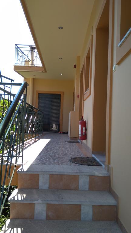 Nikolitsa Apartments Glyfada  Buitenkant foto