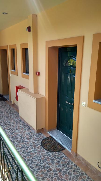 Nikolitsa Apartments Glyfada  Buitenkant foto
