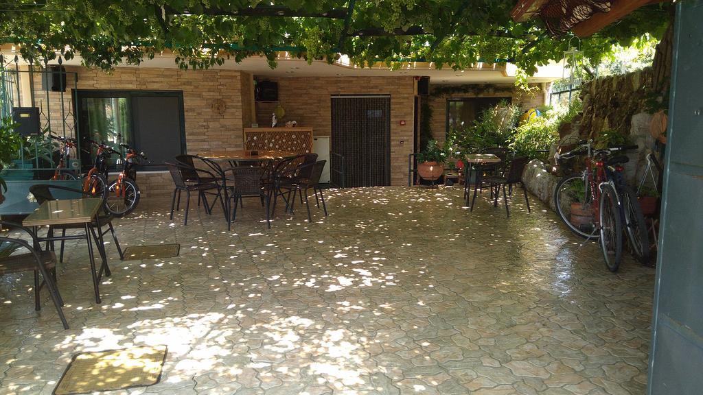 Nikolitsa Apartments Glyfada  Buitenkant foto